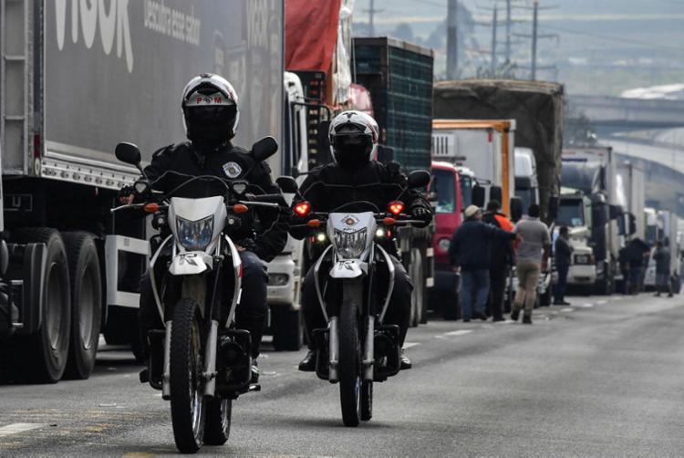 Caminhoneiros e representantes do governo nÃ£o conseguem chegar a soluÃ§Ã£o para fim da greve - Foto: Nelson Almeida | AFP