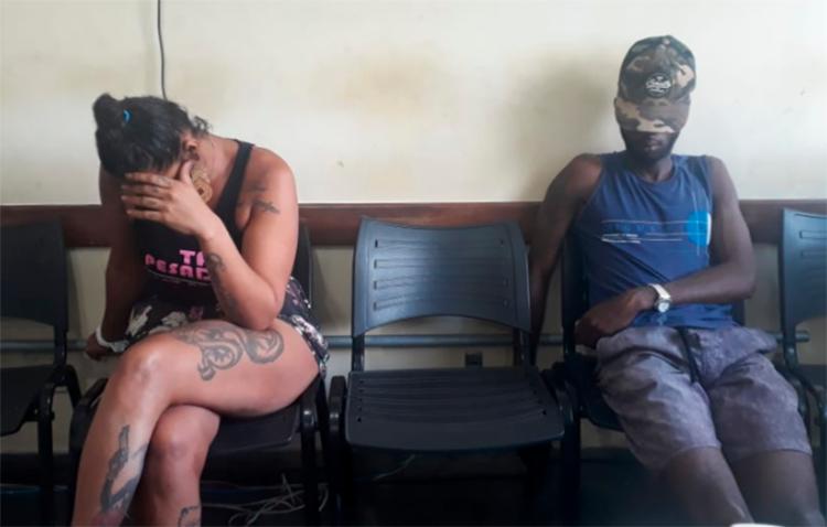 Segundo a polÃ­cia, Alais Santos e Hamilton dos Santos teriam ligaÃ§Ã£o com o adolescente apreendido na Ãºltima sexta, 3 - Foto: Aldo Matos | ReproduÃ§Ã£o | Site Acorda Cidade