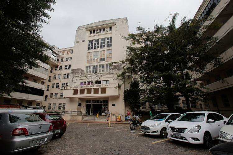 VÃ­tima foi rendida no estacionamento do Hospital das ClÃ­nicas, logo apÃ³s o expediente - Foto: Margarida Neide l Ag. A TARDE