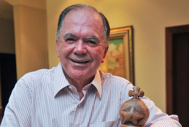 Resultado de imagem para fotos de joao leao
