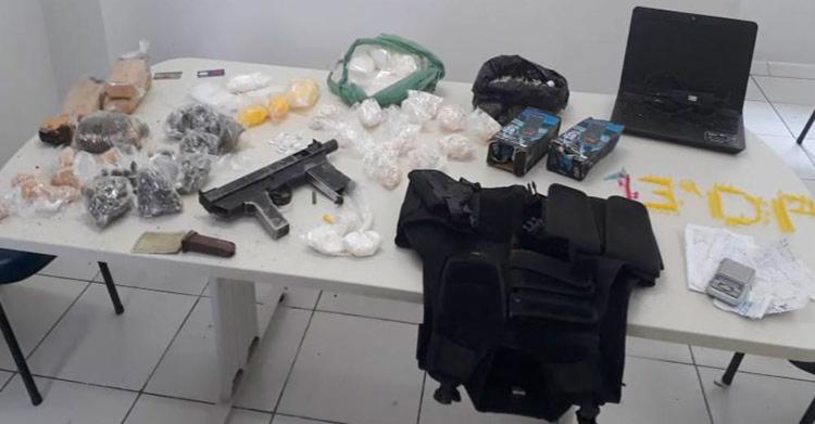 Material apreendido pela polÃ­cia com os suspeitos - Foto: DivulgaÃ§Ã£o | PolÃ­cia Civil