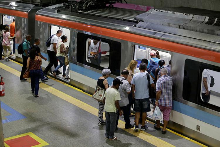 As demais estaÃ§Ãµes das Linhas 1 e 2 ampliarÃ£o o funcionamento apenas para desembarque - Foto: Raul SpinassÃ© | Ag. A Tarde