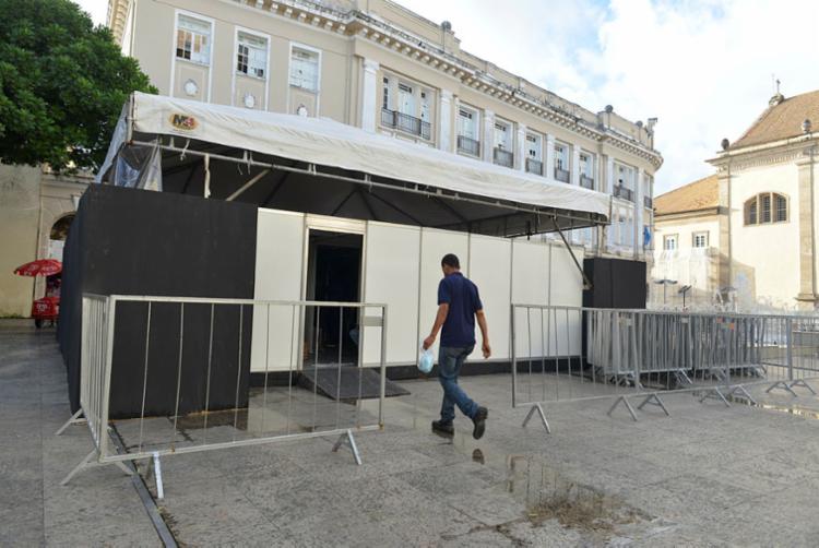 MÃ³dulo de serviÃ§o mÃ©dico foi instalado na praÃ§a da SÃ© - Foto: Shirley Stolze | Ag. A TARDE