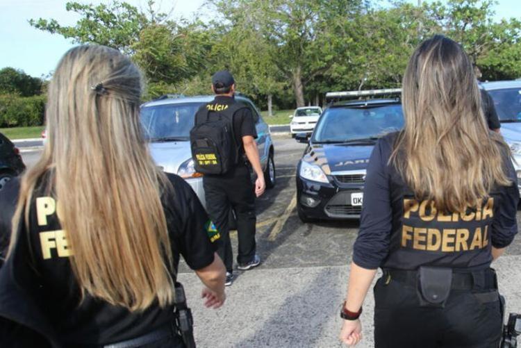 SÃ£o cumpridos mandados de prisÃ£o e de busca e apreensÃ£o - Foto: Xando Pereira | Ag. A TARDE