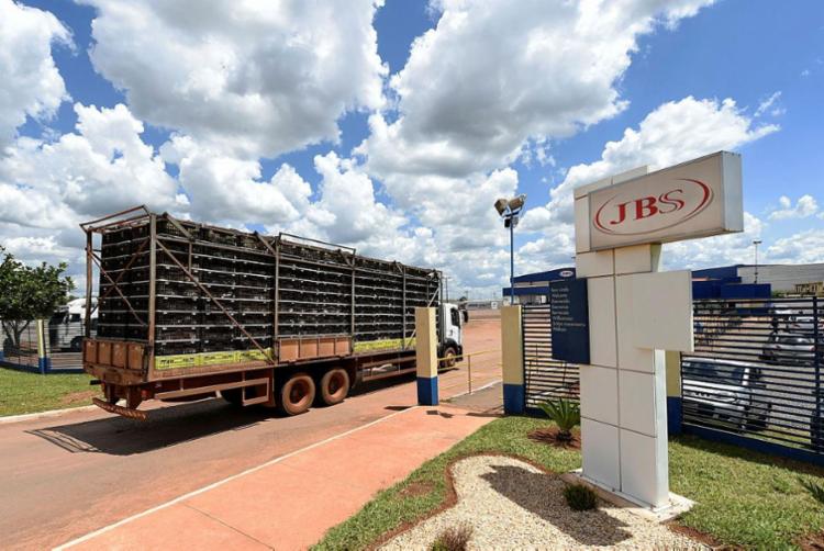 Frigorífico perdeu autorização após casos de Covid-19 - Foto: Evaristo Sá | AFP