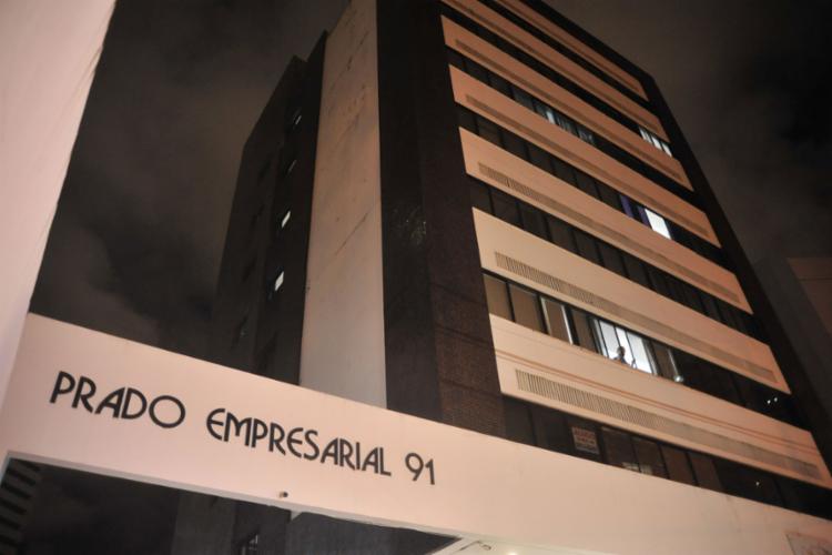 O acidente aconteceu no edifÃcio Prado Empresarial, localizado na rua Metódio Coelho - Foto: Felipe Iruatã l Ag. A TARDE