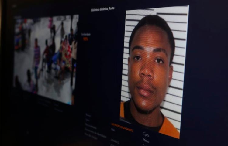 Elisandro Souza Santos, de 26 anos, tinha mandado de prisÃ£o em aberto - Foto: Alberto Maraux | SSP