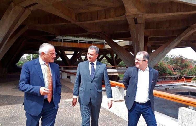 Resultado de imagem para Rui apresenta Consórcio do Nordeste ao embaixador da China