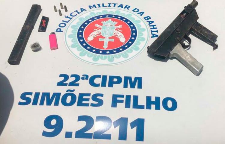 Suspeito assumiu publicaÃ§Ãµes e levaram os PMs atÃ© onde a arma estava enterrada - Foto: DivulgaÃ§Ã£o | SSP