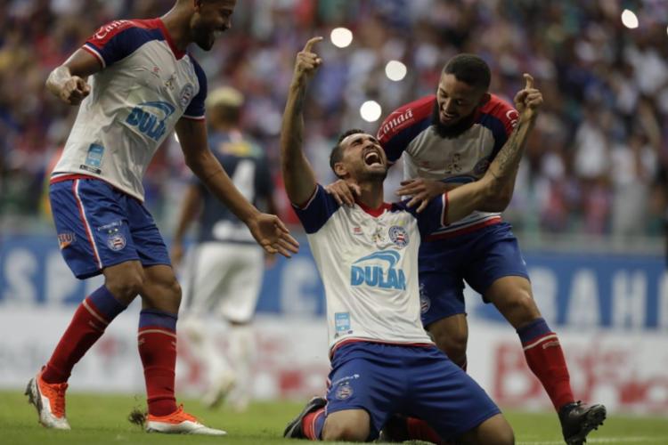 De pÃªnalti, Gilberto marcou para o Bahia e garantiu a conquista do 48Âº tÃ­tulo do EsquadrÃ£o - Foto: Adilton Venegeroles | Ag. A TARDE