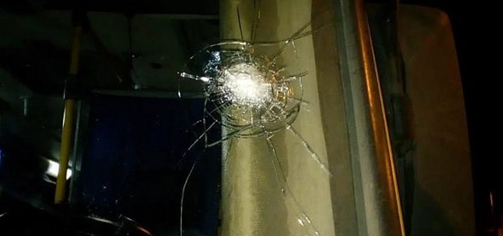 [Greve Geral: 30 micro-Ã´nibus do sistema complementar foram vandalizados]
