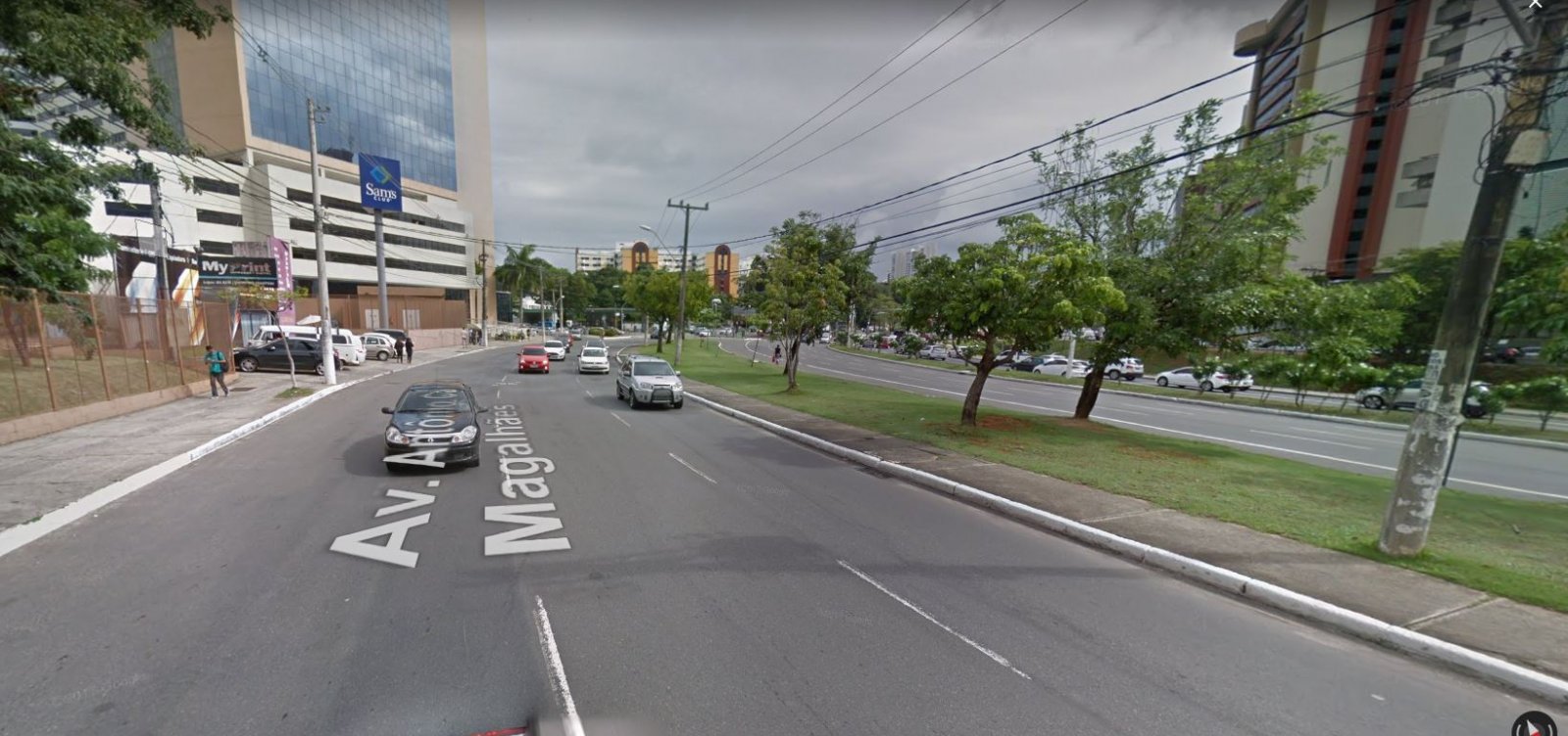 [VÃ¢ndalos furtam cabos de semÃ¡foros e complicam trÃ¢nsito na Avenida ACM]