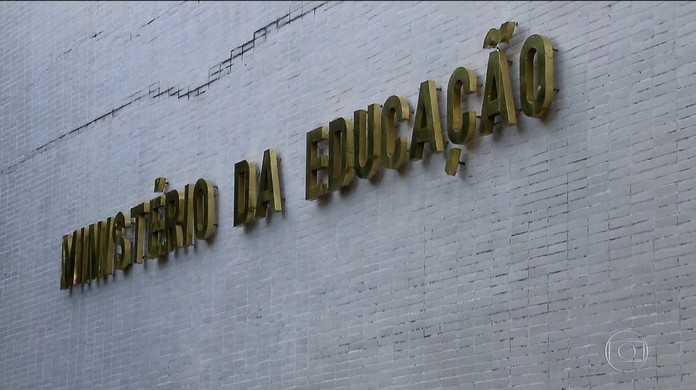 Resultado de imagem para MEC mantém bloqueio de R$ 5,8 bilhões após revisão orçamentária