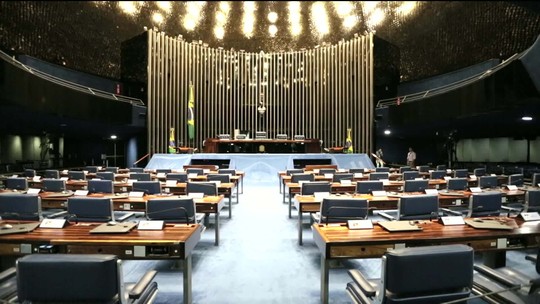 Resultado de imagem para 230 deputados faltam a pelo menos 1/4 das votações nominais da Câmara no semestre