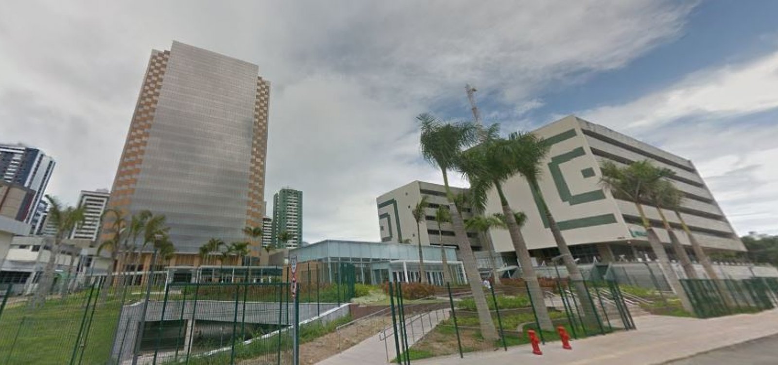 [ Petrobras nega demissÃ£o em massa apÃ³s desocupaÃ§Ã£o da Torre Pituba]