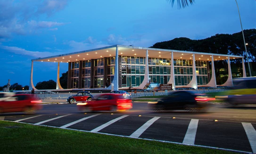 Resultado de imagem para ministros e juristas