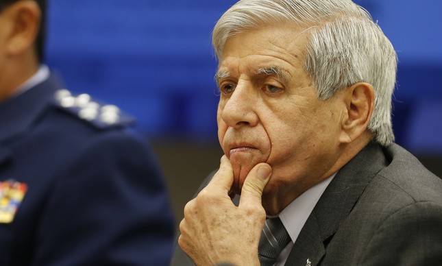 Augusto Heleno não criticou Bolsonaro