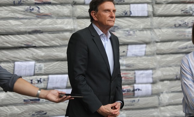 Crivella avalia alternativas contra a crise