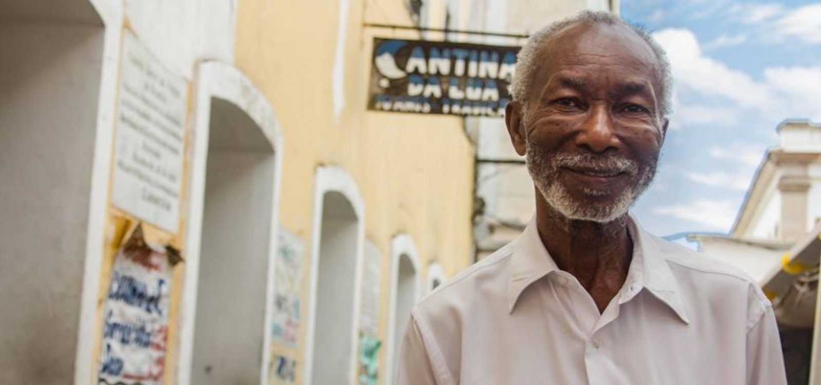 [Cantina da Lua é arrombada e bandidos roubam coroa de Rei Momo de Clarindo Silva]