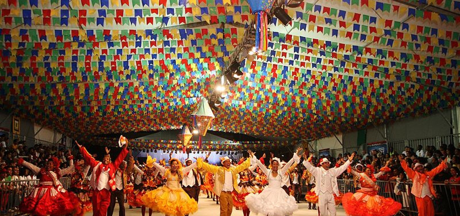[Prefeitura veta lei que propõe 'cota' de 60% a contratação de artistas com escritório em Salvador]