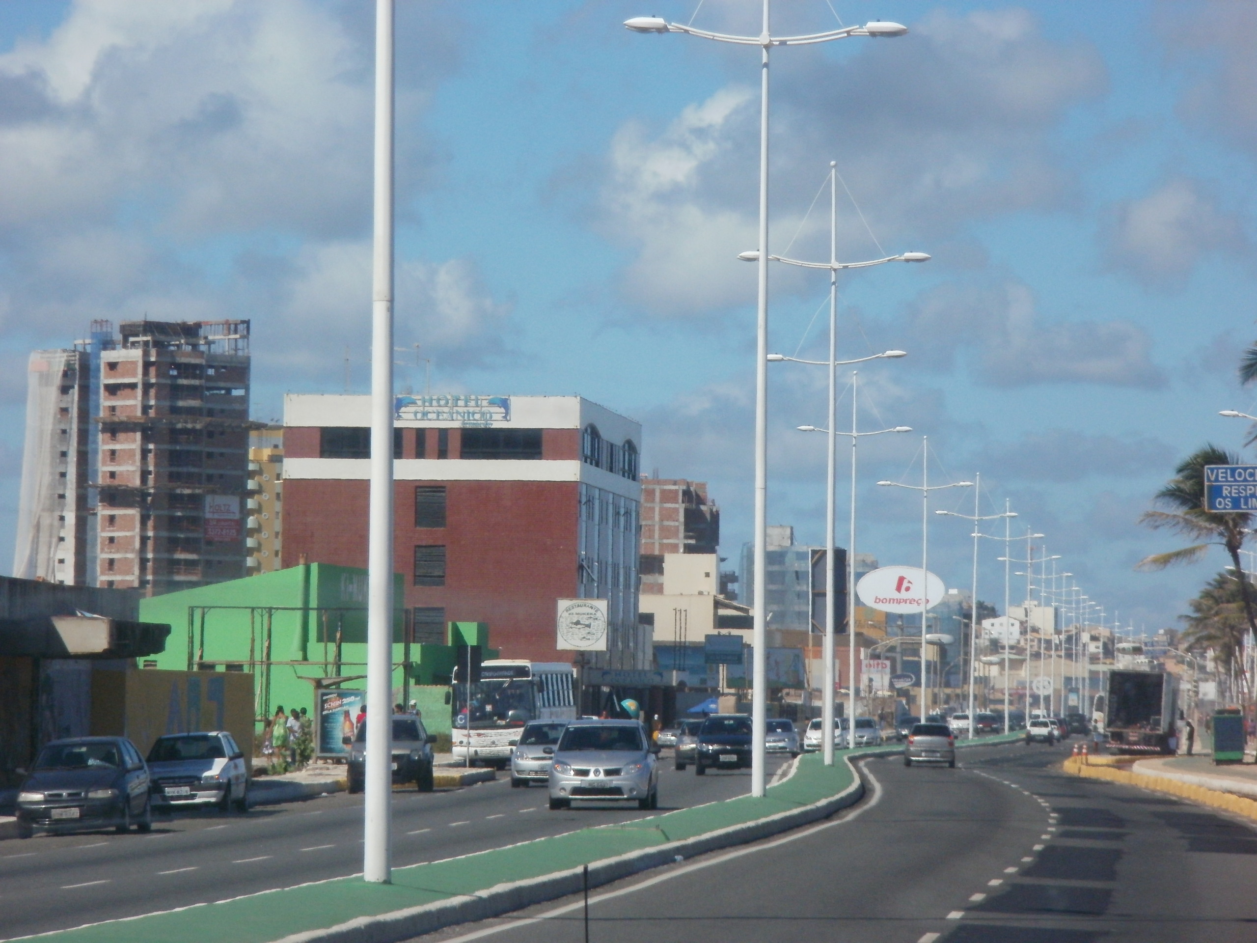 Resultado de imagem para na Av. OctÃ¡vio Mangabeira