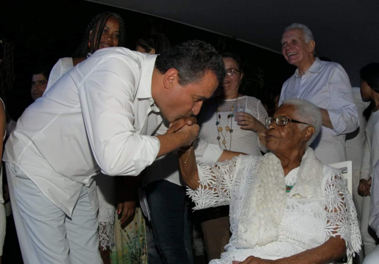 Resultado de imagem para Rui lamenta morte de Mãe Stella