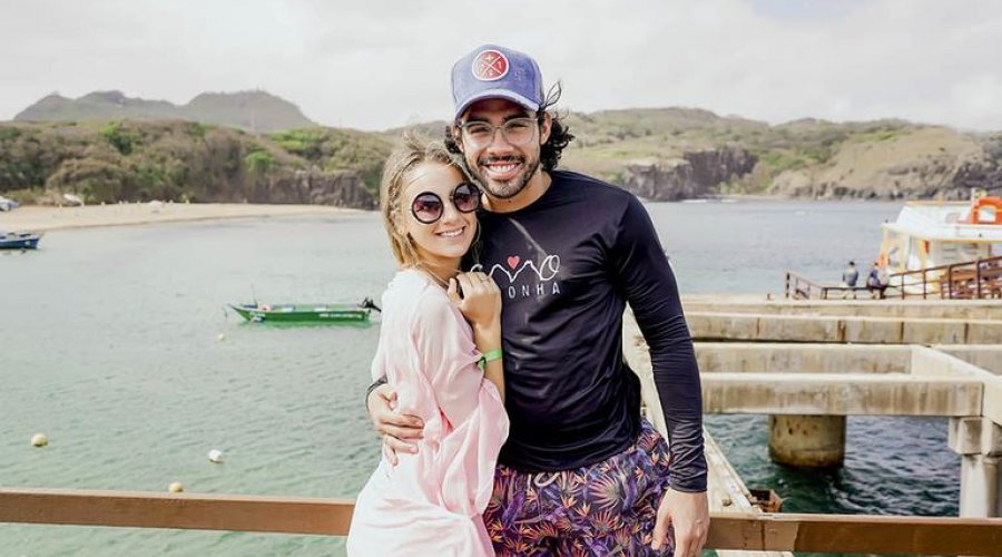 [Gabriel Diniz pegou aviÃ£o para fazer surpresa no aniversÃ¡rio da noiva]