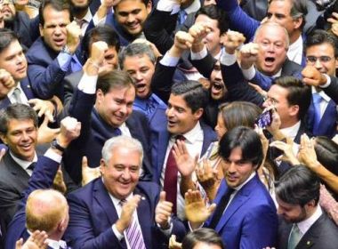 Com avião particular, DEM gastou R$ 880 mil para alavancar Davi e Maia