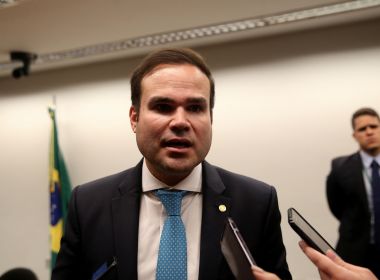De olho na prefeitura, Cacá diz que transfere tÃtulo para Salvador na próxima semana