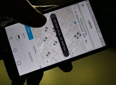 Câmara decide esperar proposta para taxistas para votar regulamentação de apps