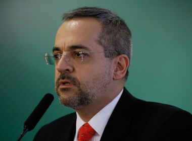 Ministro da Educação publicou mesmo artigo em duas revistas