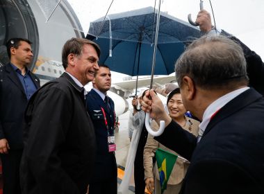 Sem agenda oficial, Bolsonaro passeia em comércio e vai a churrascaria no Japão