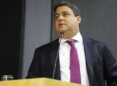 FamÃlia de Fernando Santa Cruz vai à PGR cobrar explicações de Bolsonaro