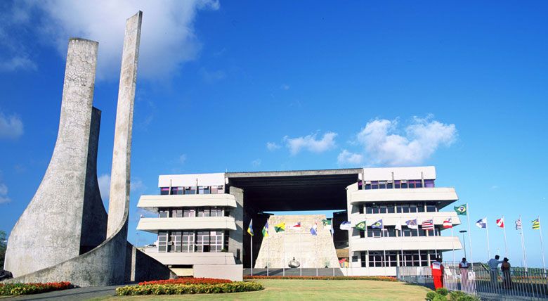 Resultado de imagem para Deputados temem cortes nas próprias verbas por causa de problemas financeiros da AL-BA