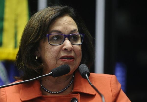 Resultado de imagem para senadora e deputada federal eleita LÃdice da Mata