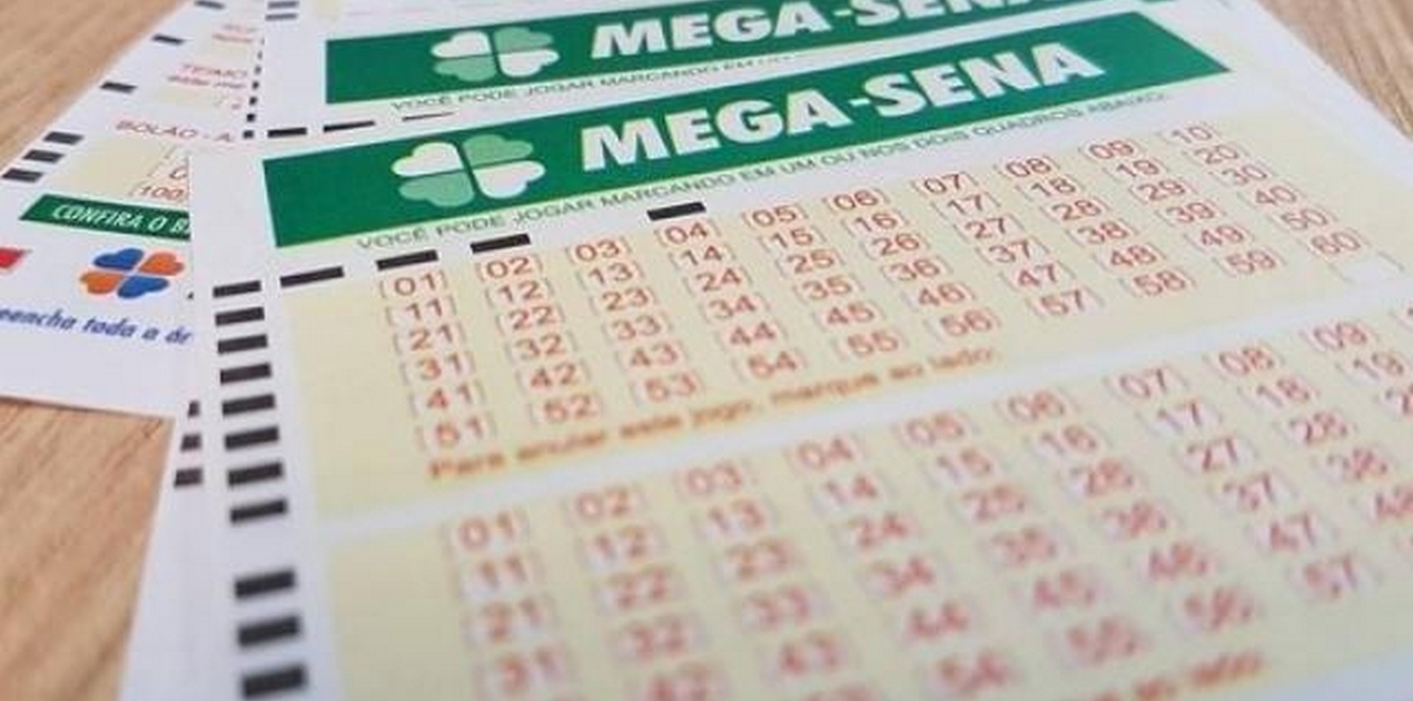 Resultado de imagem para Ninguém acerta a Mega-Sena e prêmio acumula em R$ 30 milhões