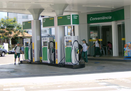 Resultado de imagem para Codecon notifica 33 postos de combustÃ­vel por ausÃªncia de placa de preÃ§os