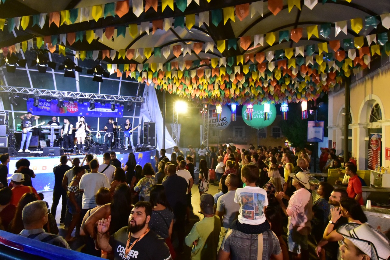 Resultado de imagem para Pelourinho recebe ensaio do Olodum, shows de samba e forrÃ³