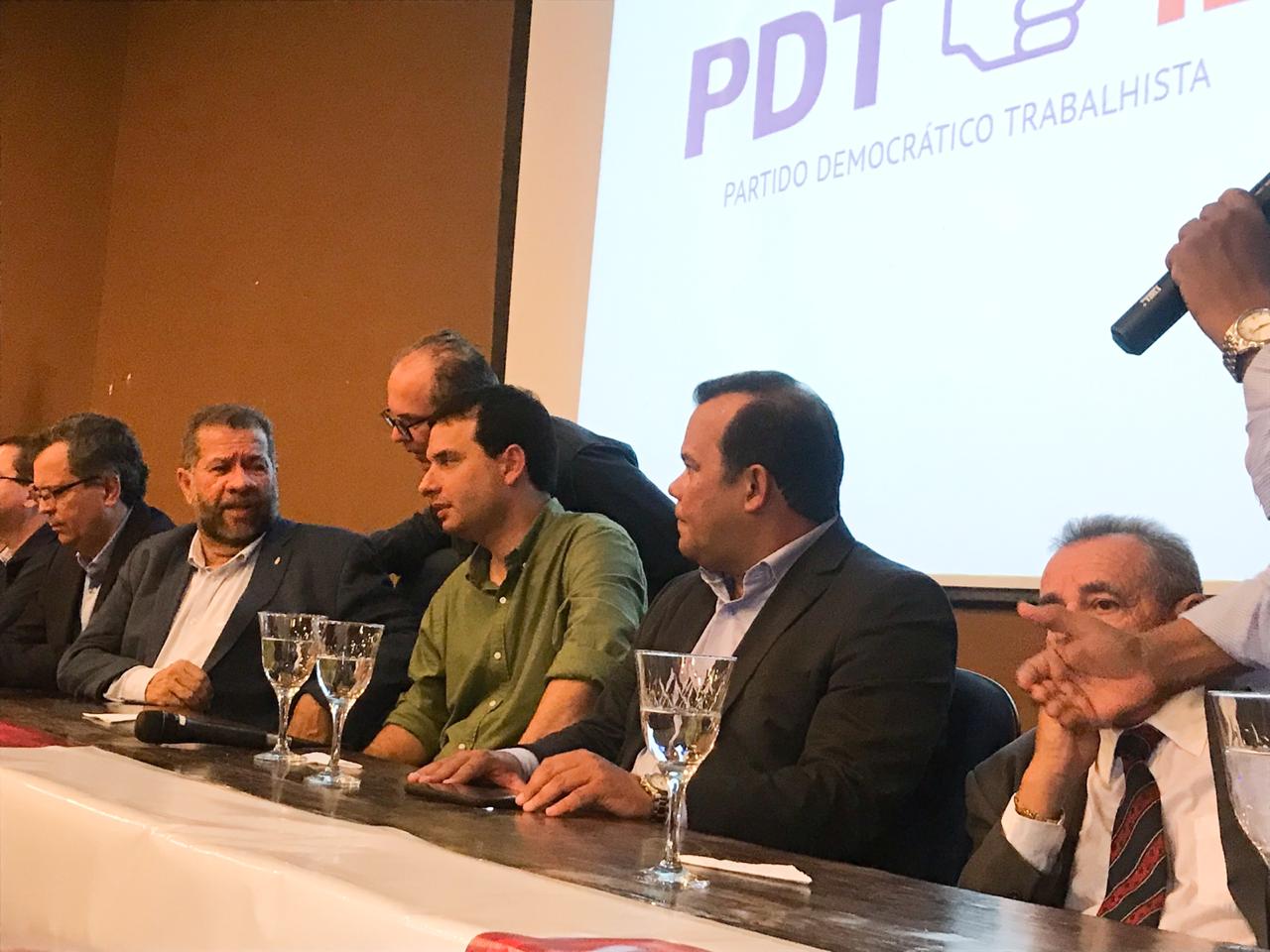 Resultado de imagem para fotos de solenidade de filiação de leo prates ao pdt