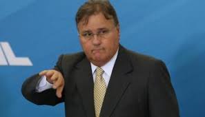 Resultado de imagem para Juiz proíbe Geddel de sair de apartamento para malhar e tomar banho de sol