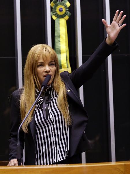 A deputada federal Flordelis (PSD-RJ) durante sessão solene na Câmara, em maio de 2019 - Michel Jesus/Câmara dos Deputados