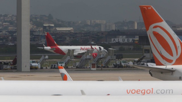 O avião seguiria com destino a Bogotá