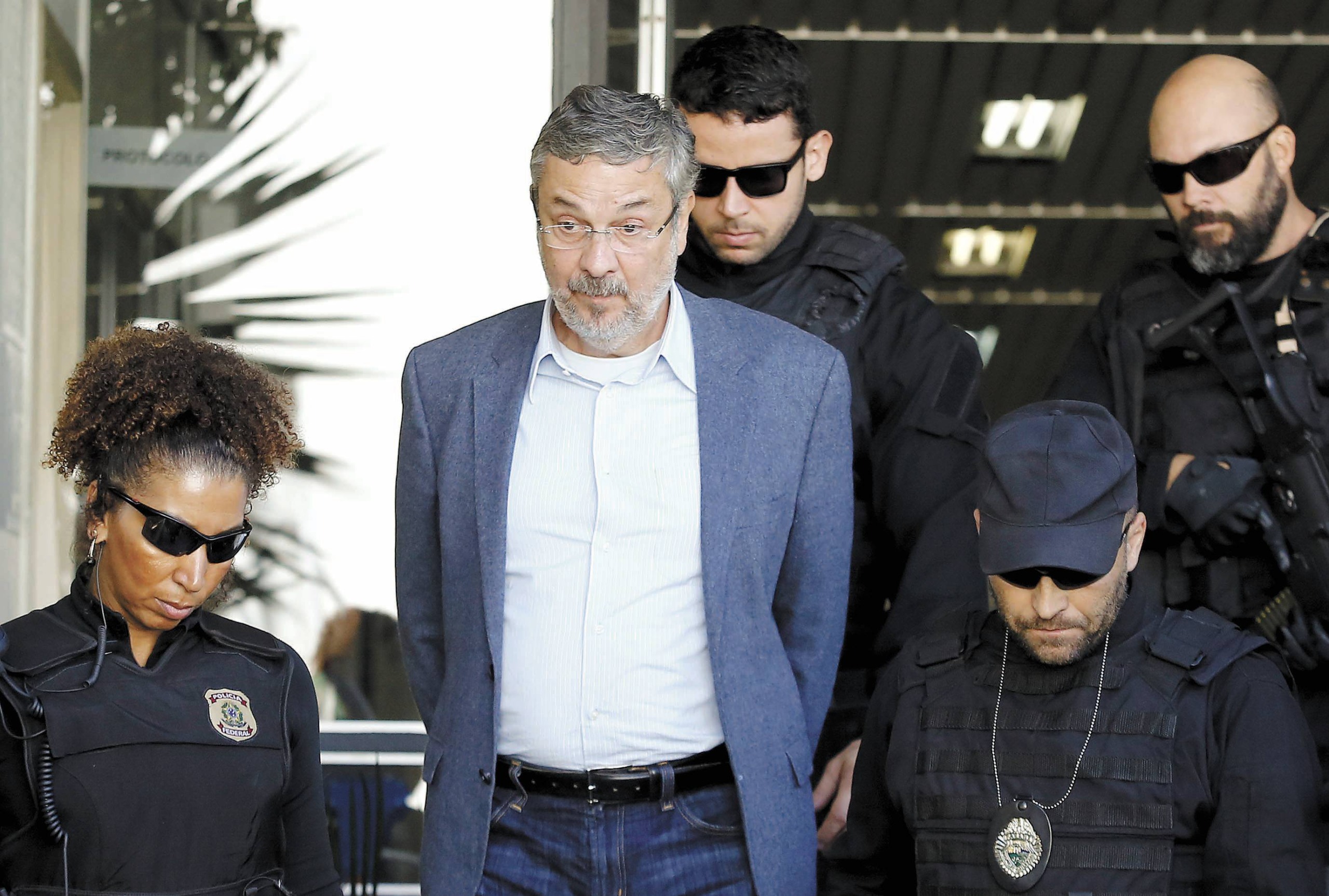 Resultado de imagem para Palocci deixa prisão em Curitiba