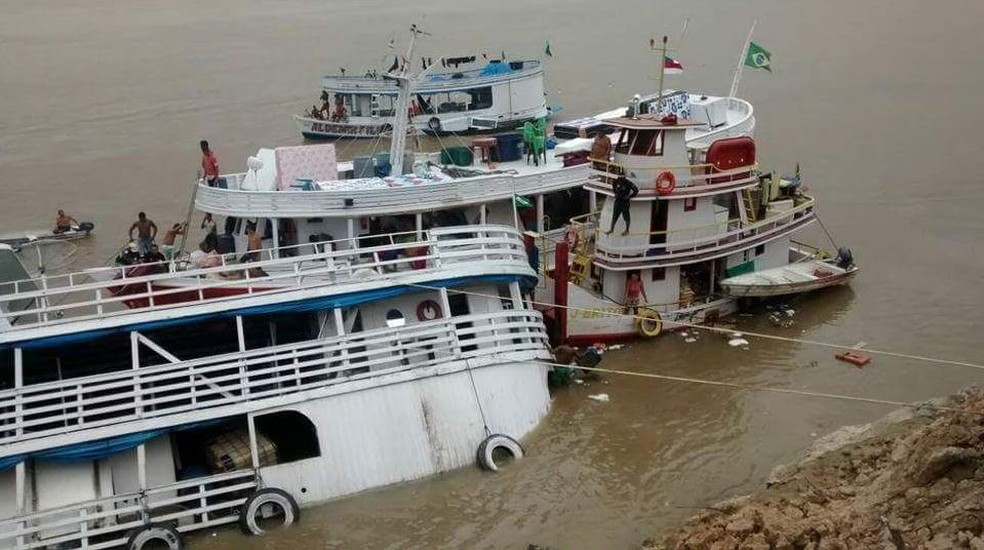 Resultado de imagem para Embarcação naufraga no interior do Amazonas