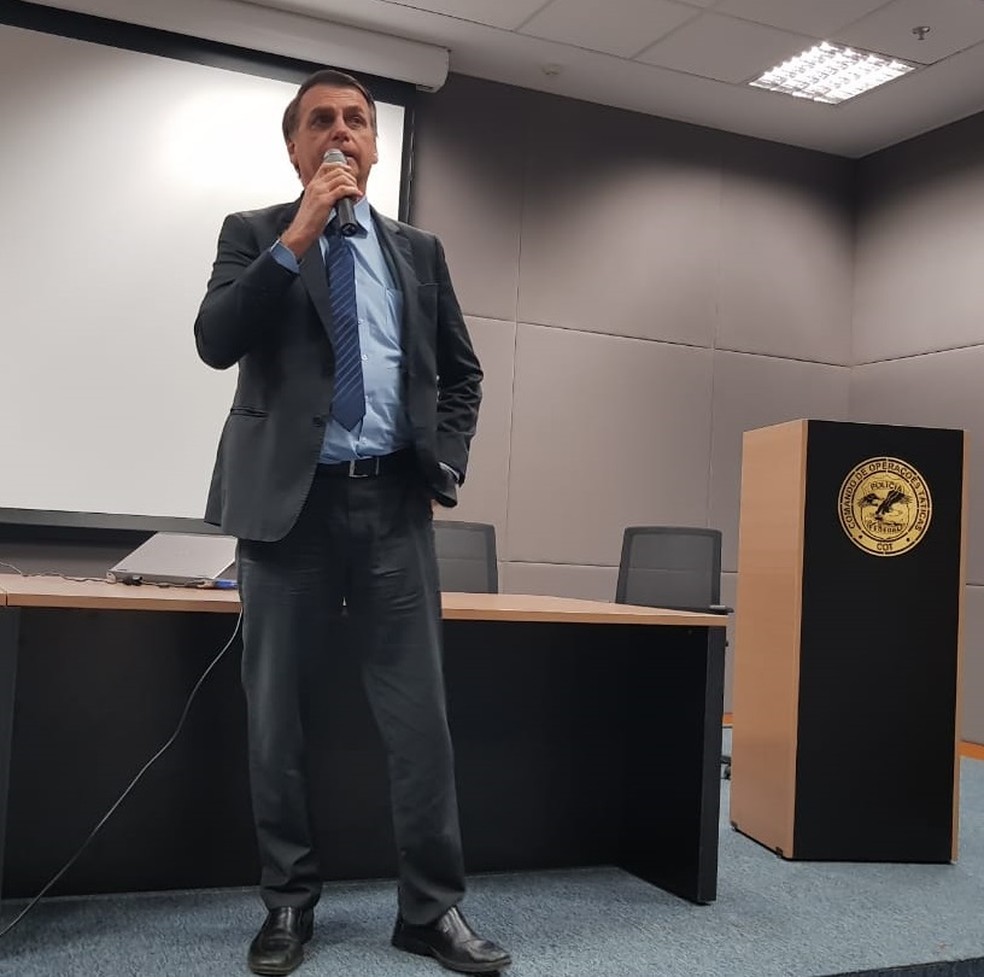 Bolsonaro discursa no Comando de Operações Táticas (COT) da PolÃcia Federal, localizado em BrasÃlia. â?? Foto: Assessoria de imprensa do presidente eleito