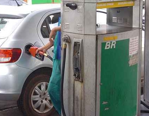 Gasolina da Petrobras tem alta de 21% no ano, mas postos não ...