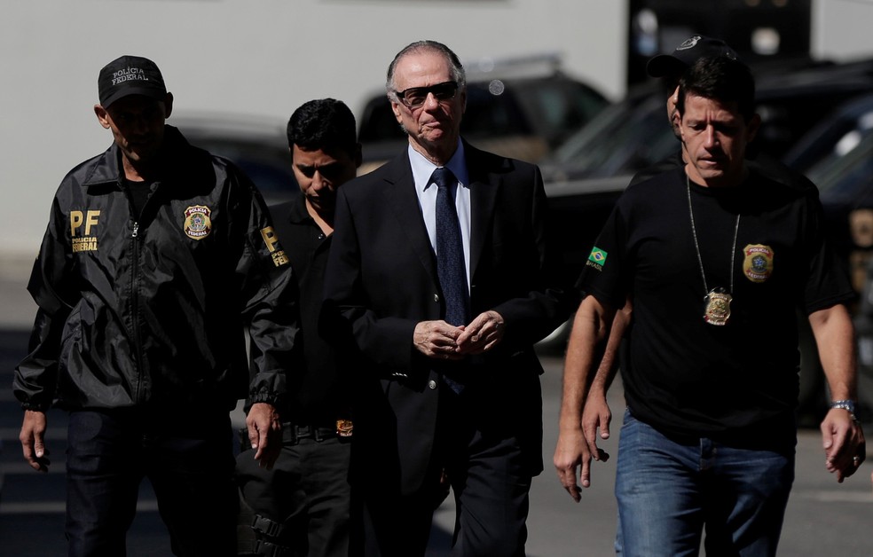 O presidente do Comitê Olímpico Brasileiro (COB) Carlos Arthur Nuzman chega na sede da Polícia Federal após ser preso no Rio de Janeiro (Foto: Bruna Kelly/Reuters)