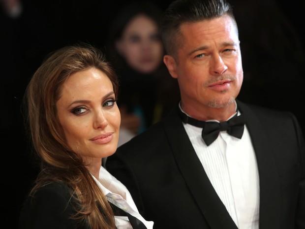 Angelina Jolie e Brad Pitt chegam à premiação neste domingo (16) (Foto: Joel Ryan/Invision/AP)