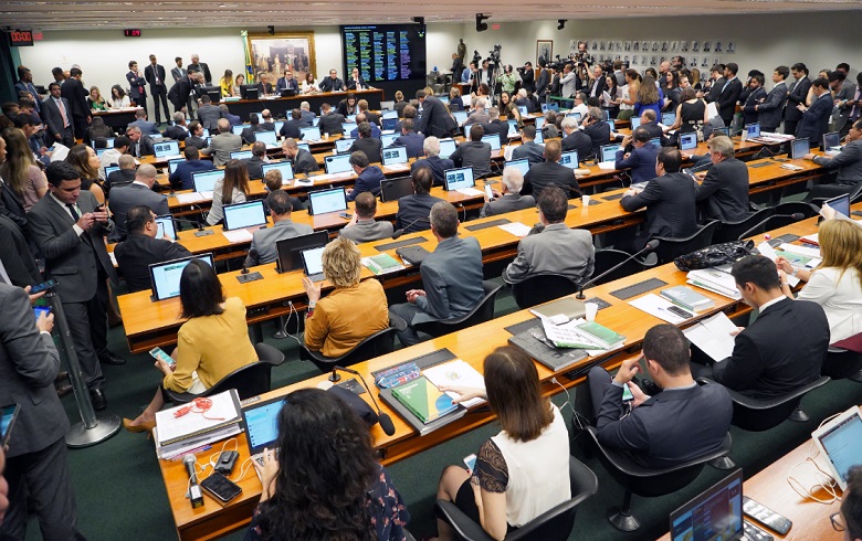 Resultado de imagem para Previdência: proposta de reforma passa na comissão especial e agora vai ao plenário da Câmara