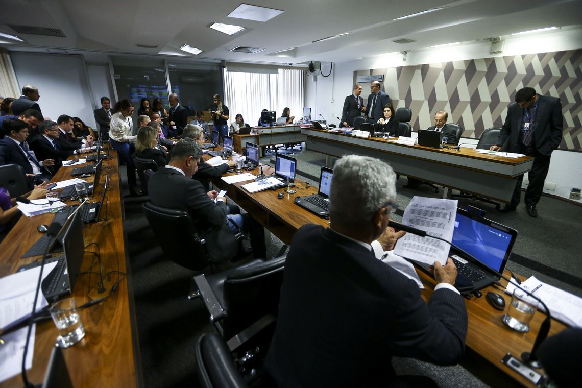 Reunião da comissão de constituição e justiça do Senado.